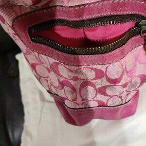 Coach Signature Pink/Silver